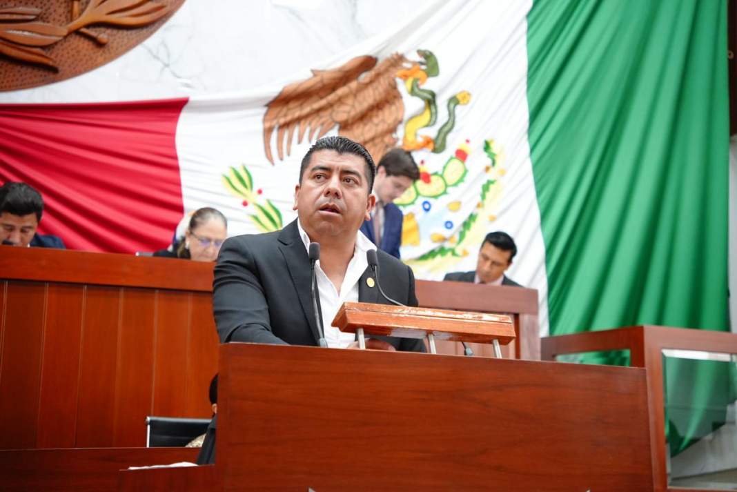Diputado presenta iniciativa educativa en el Congreso de Tlaxcala