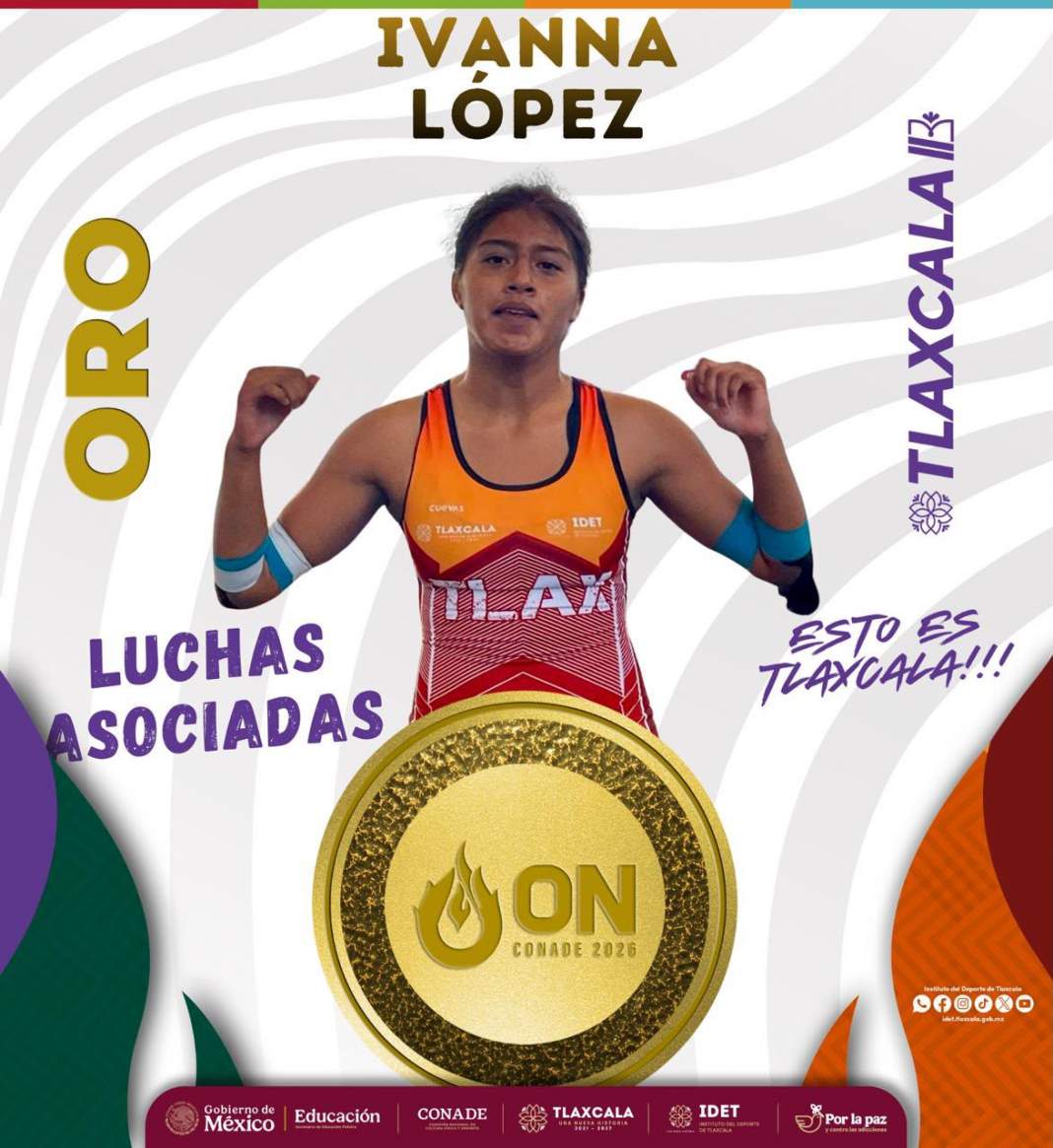 Luchadoras de Tlaxcala celebran medallas en Puebla.