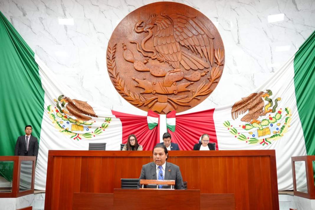 Diputados del PT durante sesión en el Congreso de Tlaxcala