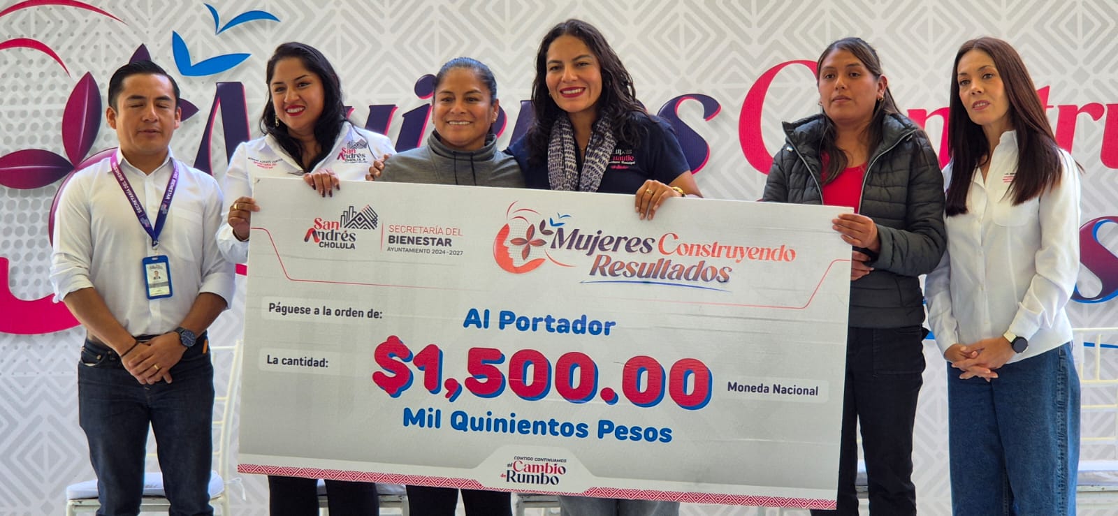 Guadalupe Cuautle entrega apoyos a mil 440 beneficiarias del programa “Mujeres Construyendo Resultados 2026”