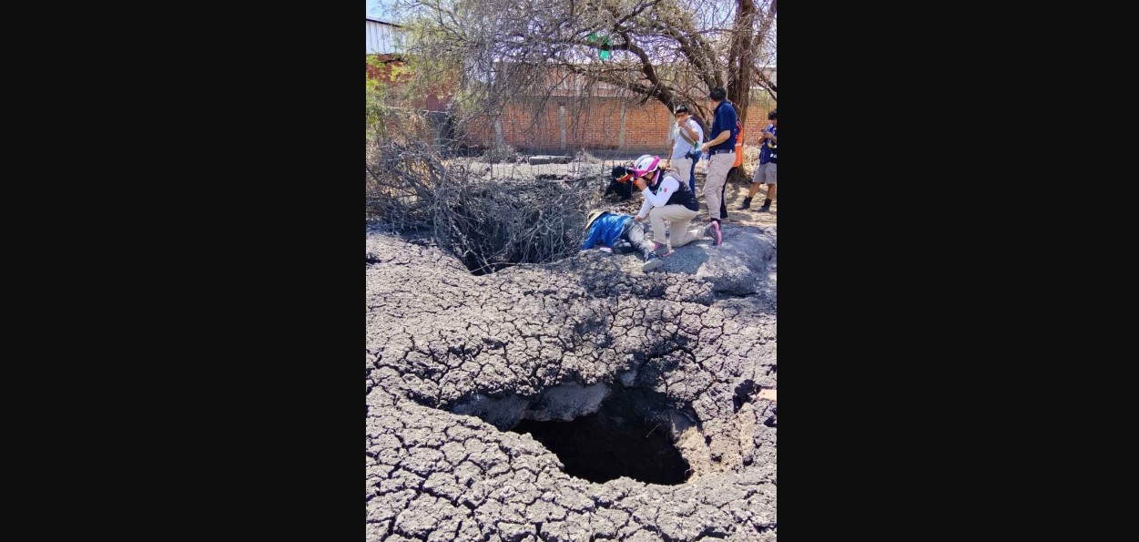 Pozos con vapor caliente en El Salitre, Michoacán