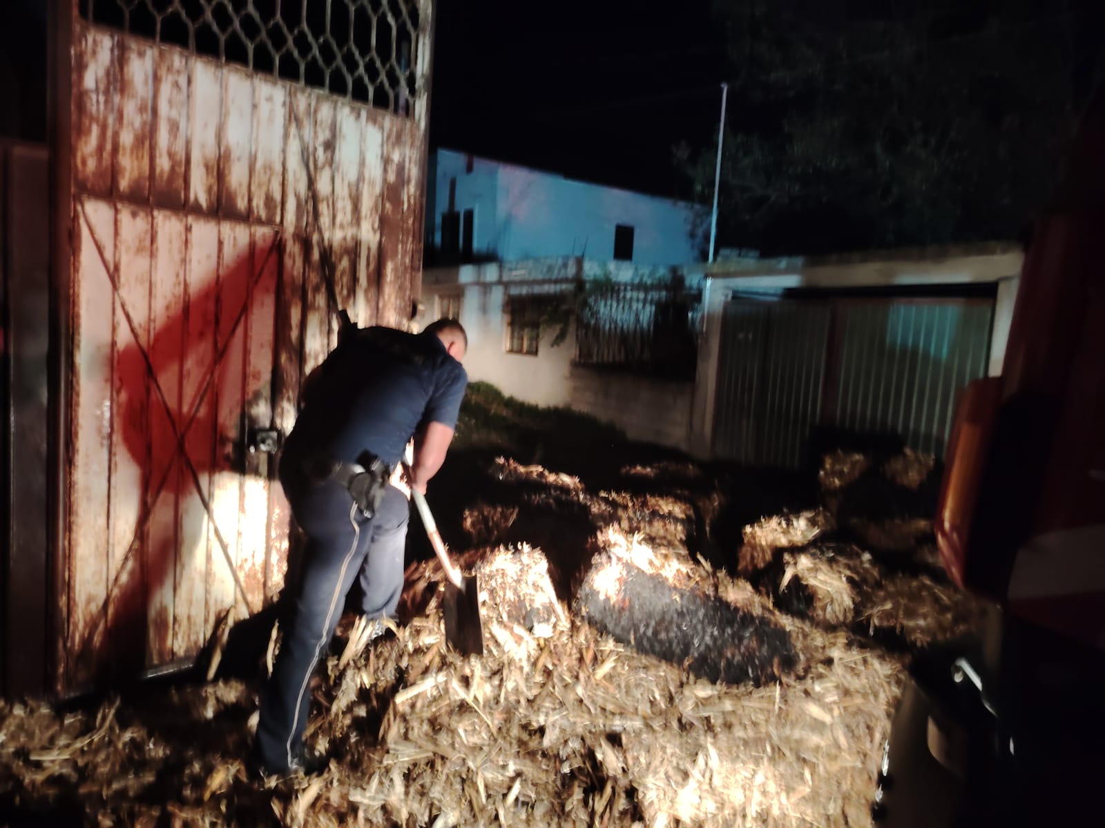 Voraz incendio consume vivienda en Hueyotlipan; animales quedan carbonizados