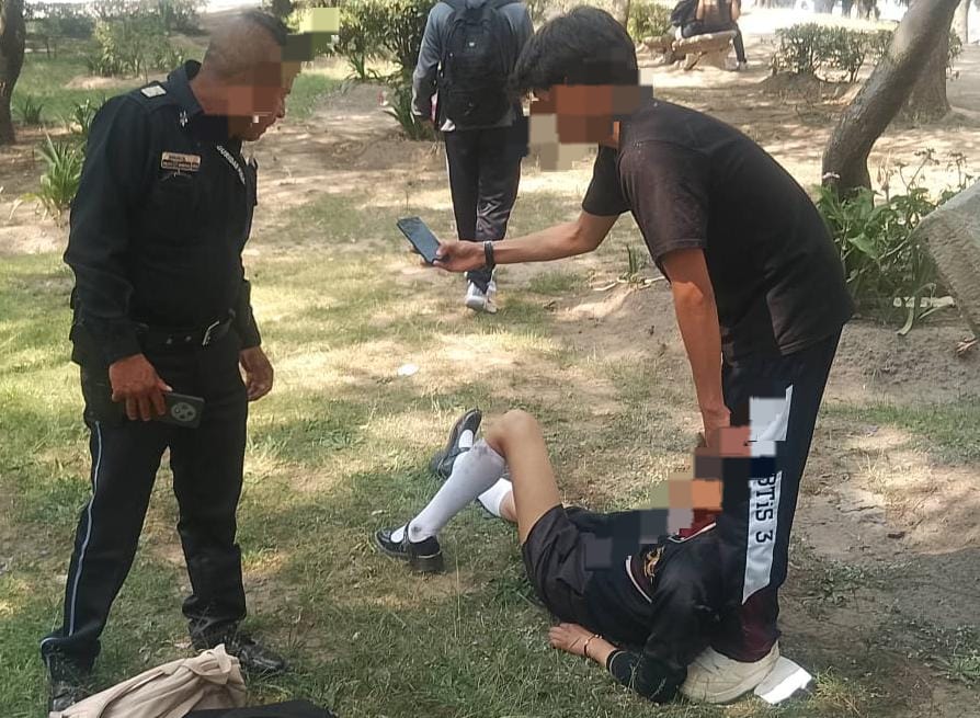 Hallan a estudiante del CBTis 3 en estado inconveniente, " amigos" la dejan en parque Tlahuicole