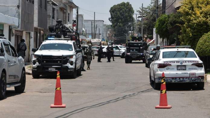 Refuerzan vigilancia en mercado Morelos con patrullas y motocicletas
