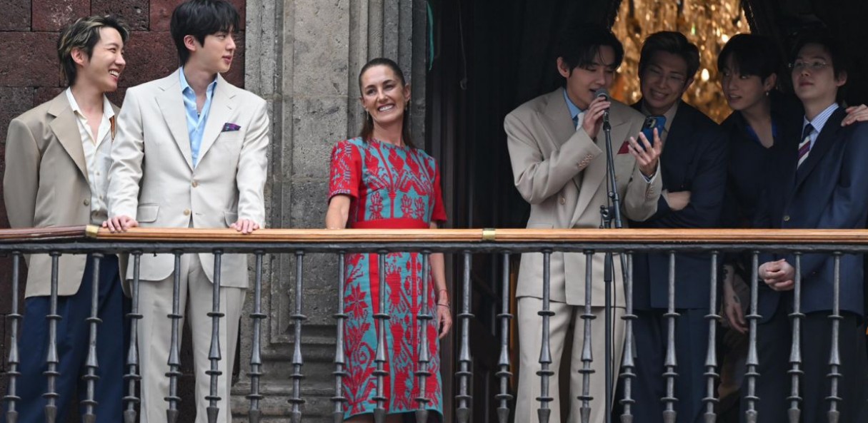 Integrantes de BTS junto a Claudia Sheinbaum en Palacio Nacional