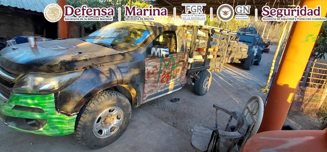 Patrullas y elementos federales durante operativo en Culiacán