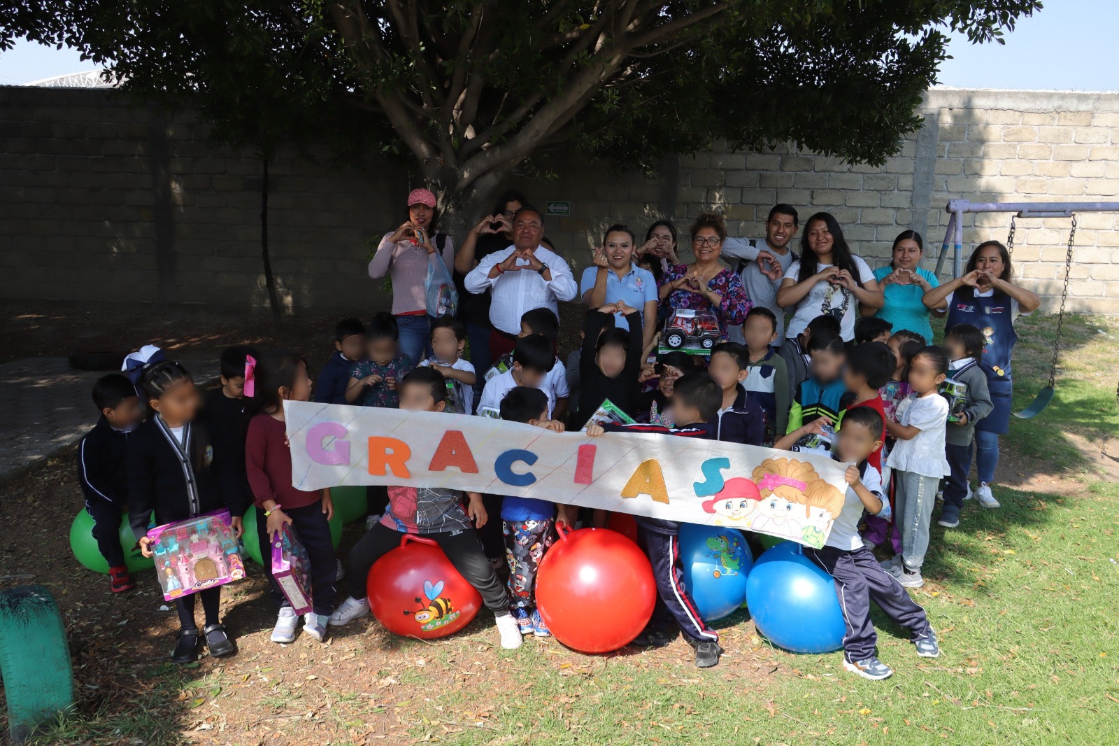 DIF Cuautlancingo lleva alegría a niñas y niños del municipio por el Día de la Niñez
