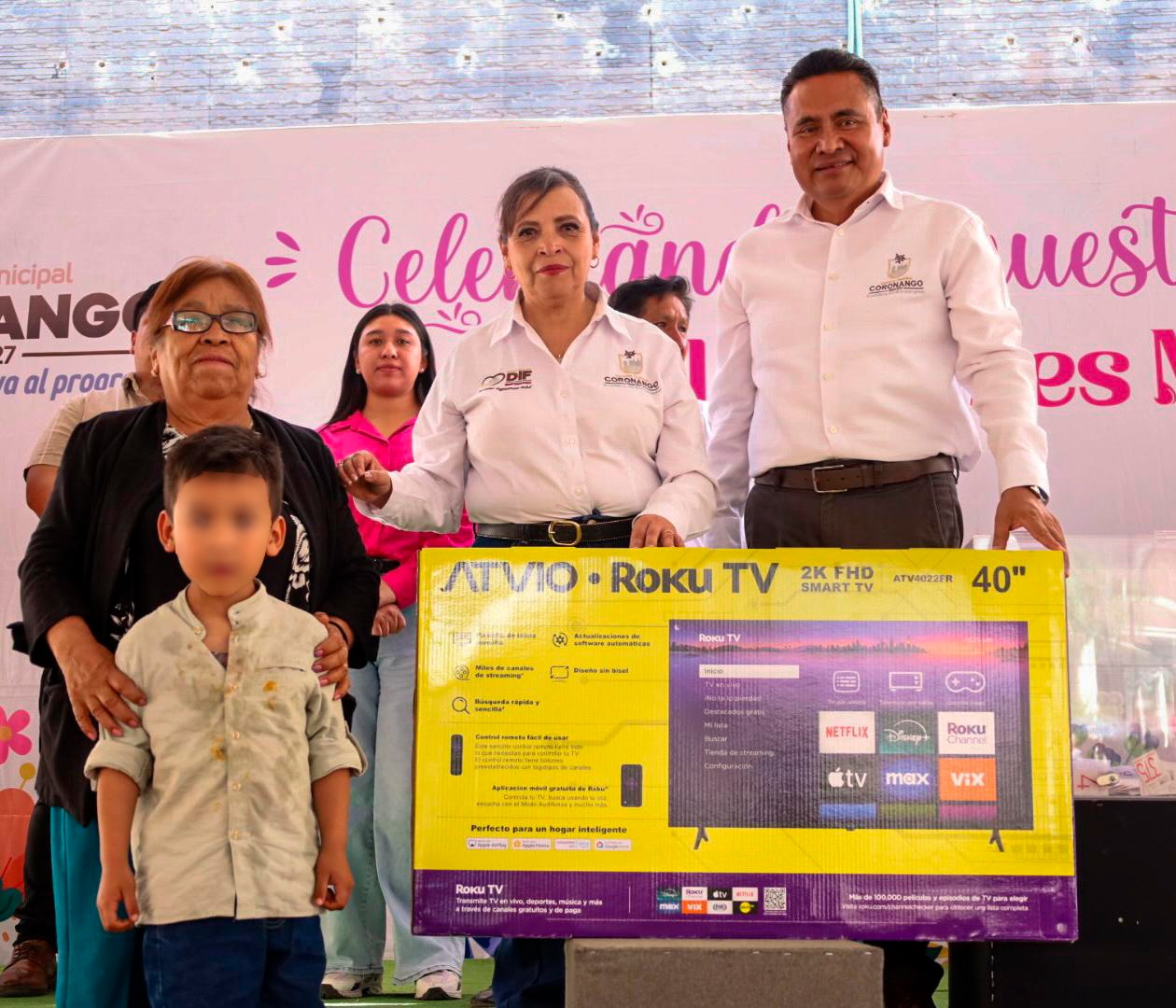 Armando Aguirre y María del Pilar Tototzintle celebran a las madres de Coronango
