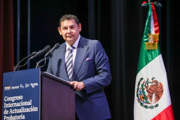 Rumores sobre retiro de visa busca crear la narrativa de un narcogobierno en Puebla, afirma Alejandro Armenta 