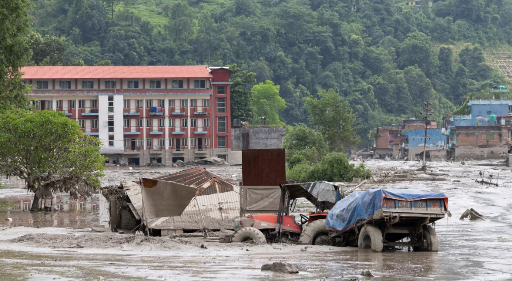 Avalancha de hielo y agua en Nepal