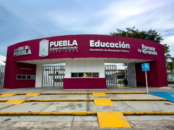 SEP limitará en Puebla el uso de celular para estudiantes en escuelas