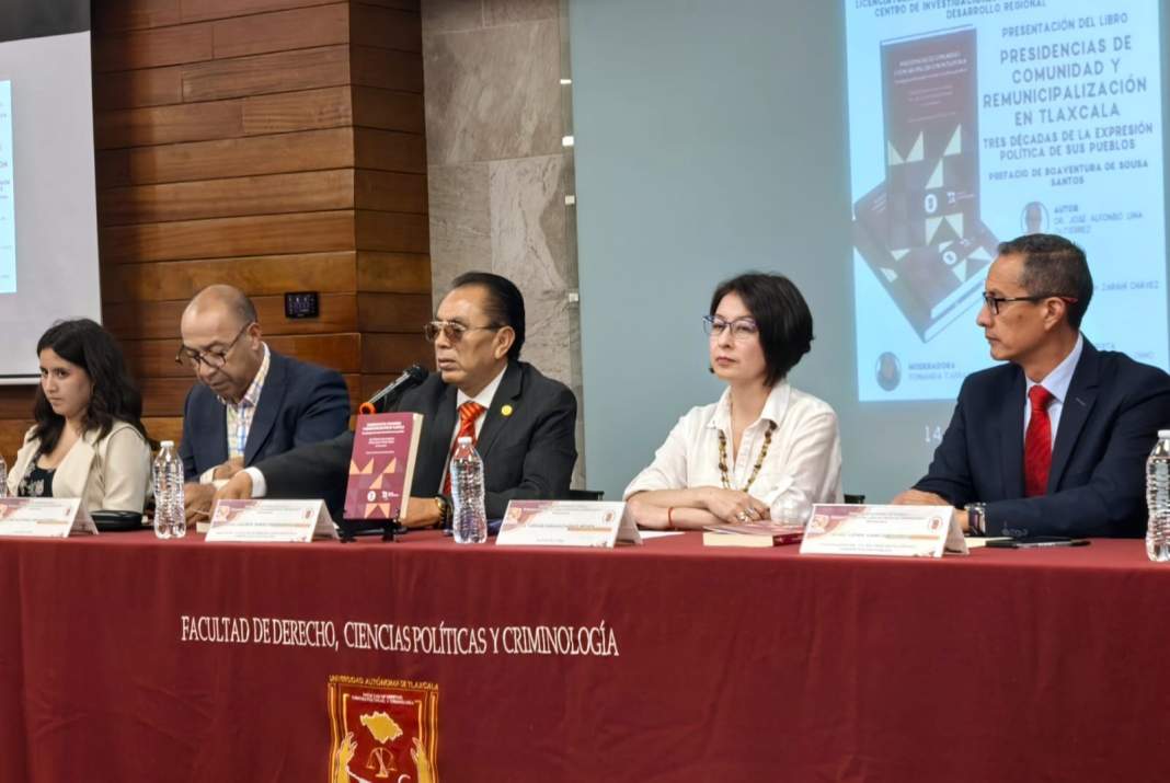 Presentación de libro sobre presidencias de comunidad en la UATx.