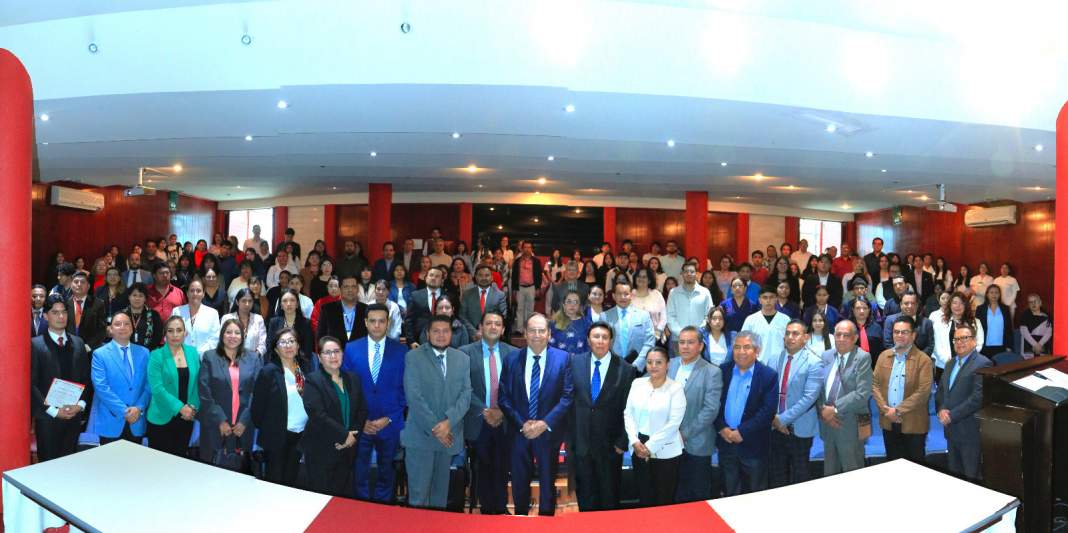 Autoridades de la UATx durante la presentación del Estatuto General