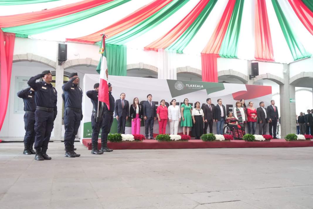 Ceremonia por la Independencia en el Congreso de Tlaxcala.