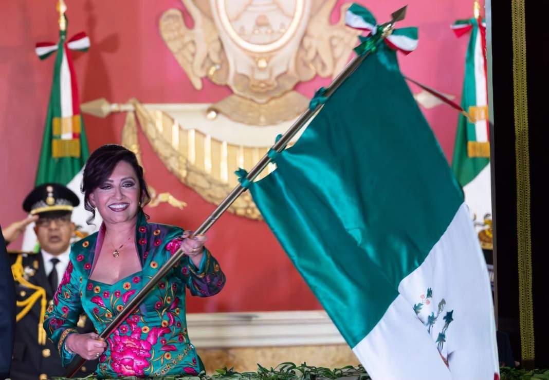 Lorena Cuéllar encabeza el Grito de Independencia desde Palacio de Gobierno de Tlaxcala