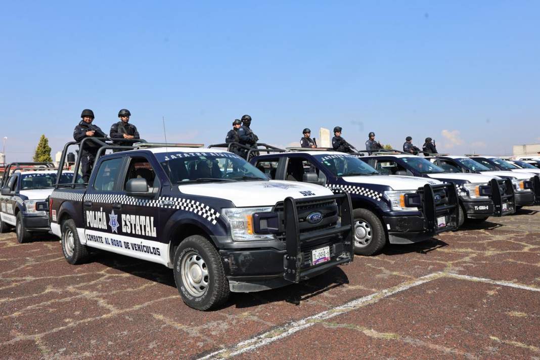 Policías vigilan calles de Tlaxcala durante festejos patrios.