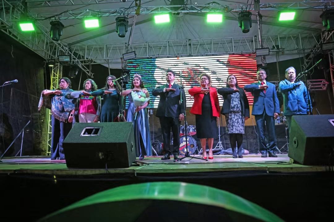 Cuautlancingo vibra al grito Viva México unido, fuerte, solidario y lleno de esperanza
