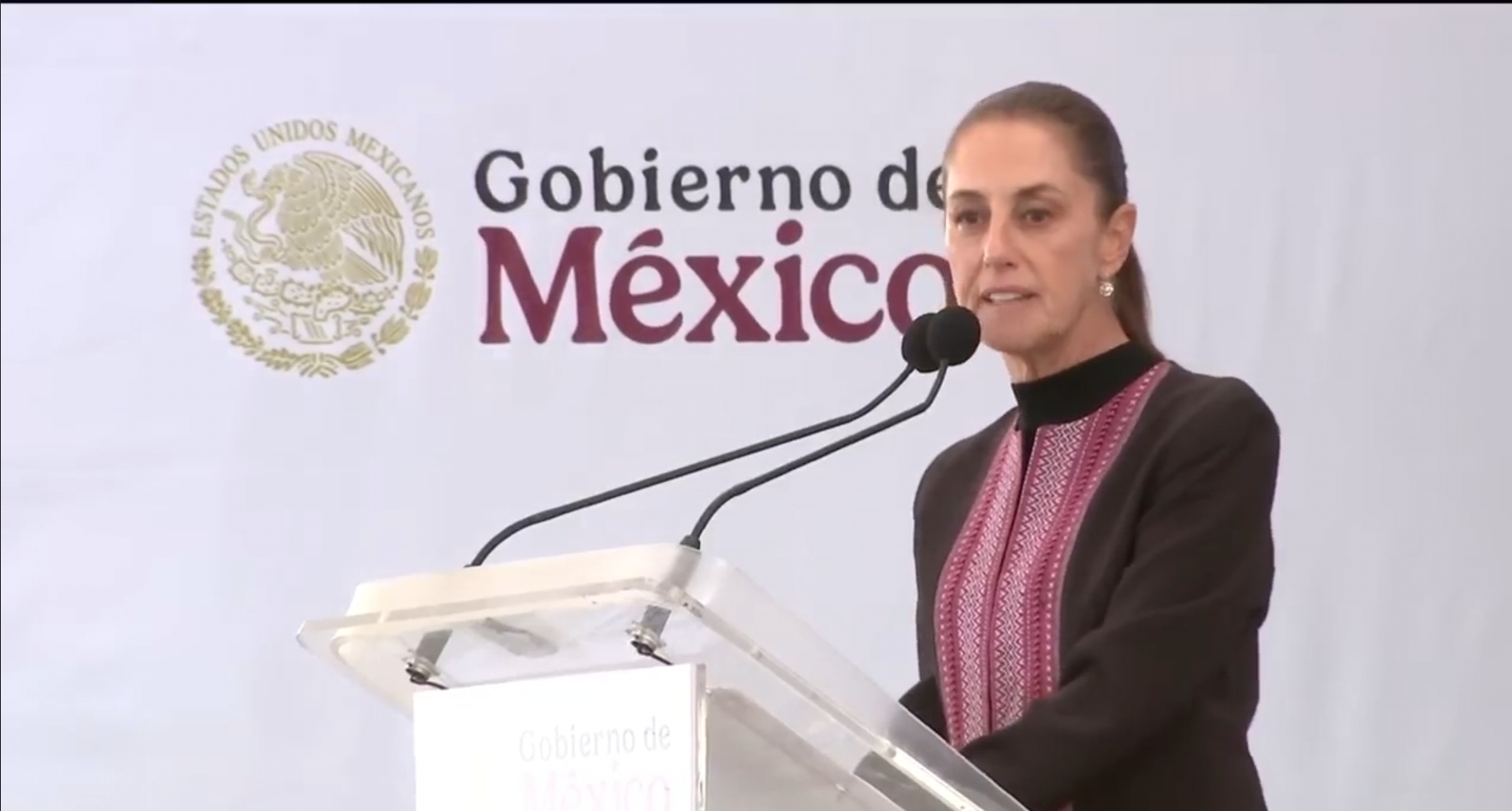 En Tlaxcala, Sheinbaum defiende política salarial y programas sociales con clase de historia