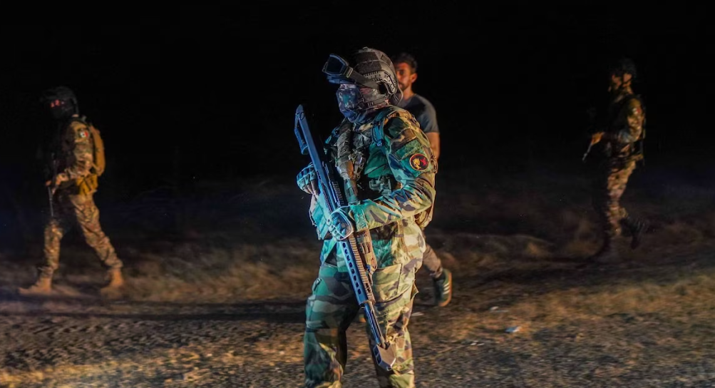 Fuerzas federales durante un operativo de seguridad en Jalisco.