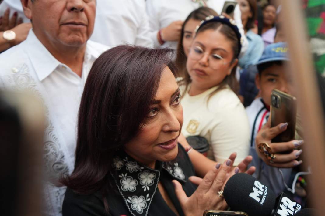 Lorena Cuéllar durante el desfile del 16 de septiembre en Tlaxcala.