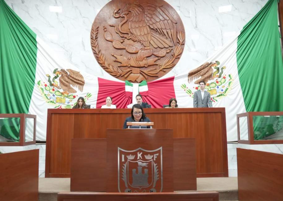 Diputada Laura Flores durante sesión del Congreso de Tlaxcala.