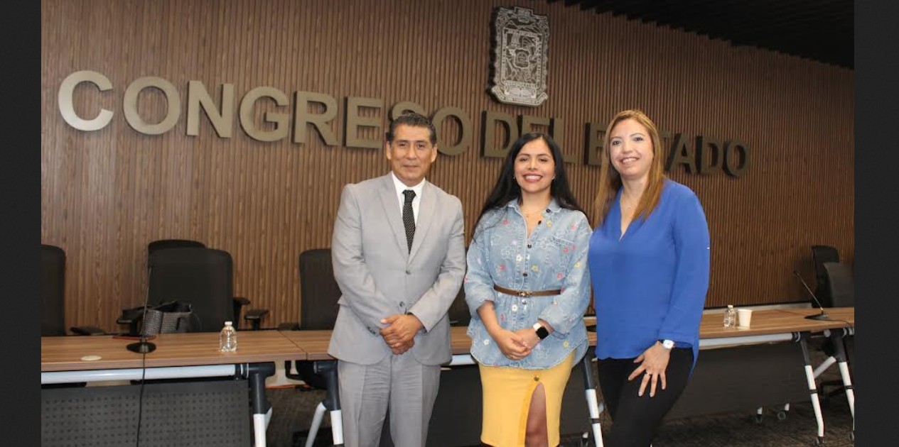 Universitarios en foro de participación ciudadana