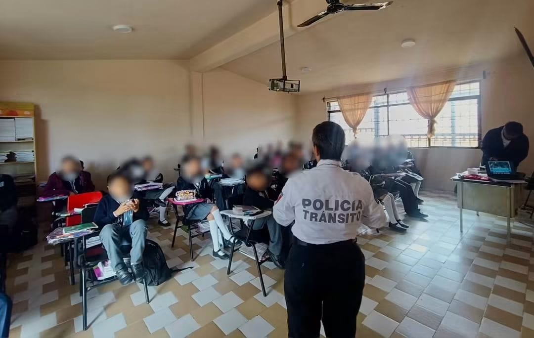 San Andrés Cholula lleva educación vial a estudiantes de Telesecundaria de Tonantzintla