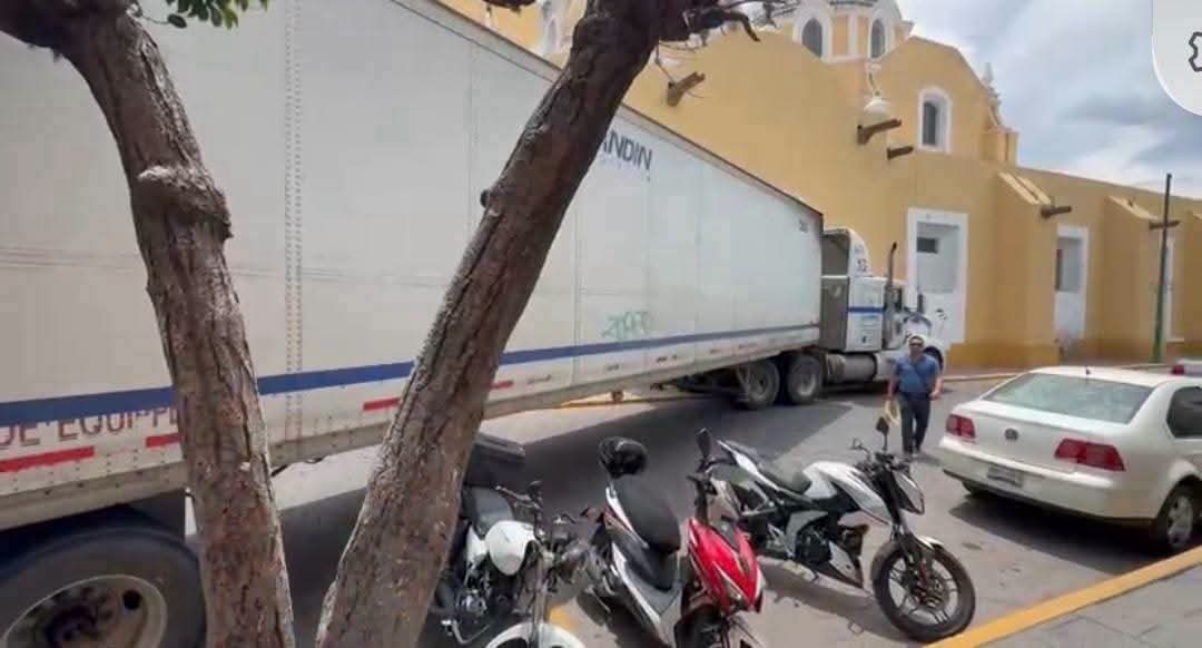 INAH evalúa daños y prepara acciones legales tras impacto de tráiler en la Parroquia de San José