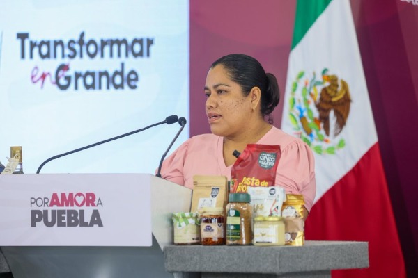 Se dan de baja 52 estudiantes de Normal de Teteles tras abusos en novatada