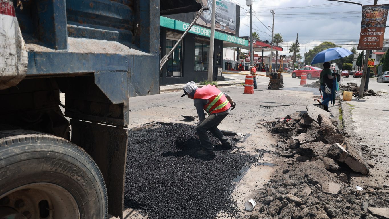 Ayuntamiento de Puebla iniciará construcción de mil 300 calles en septiembre con crédito de 440 mdp