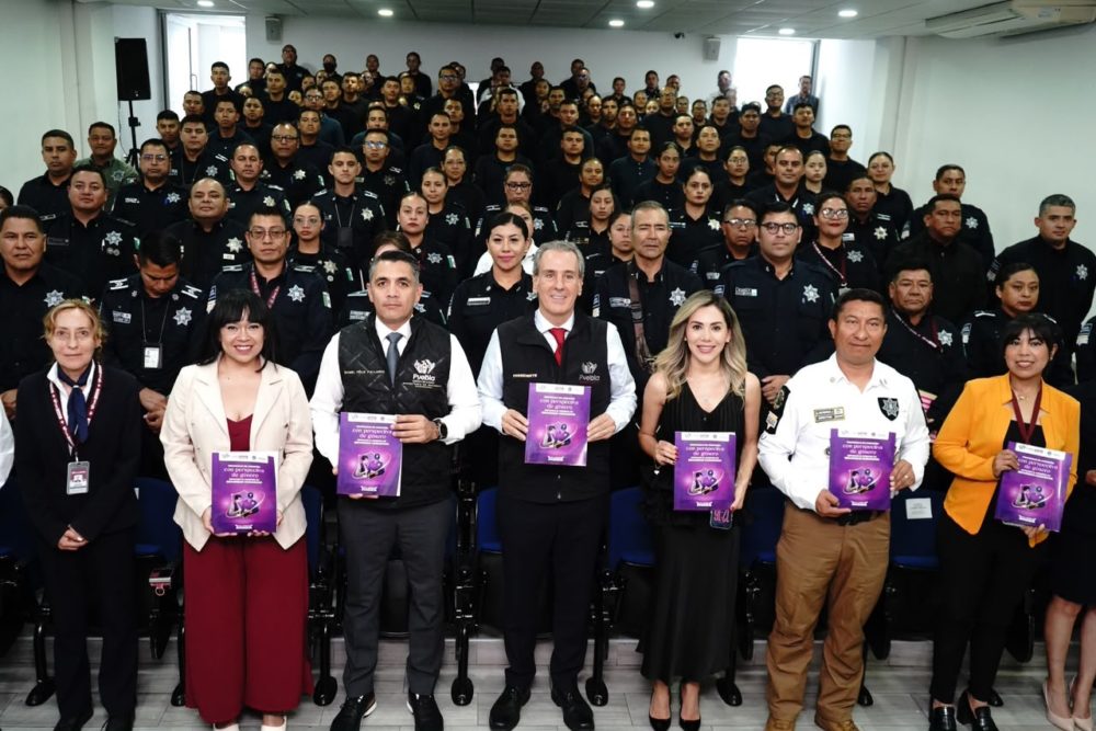 Capacitan a 500 policías de Puebla para atender casos de violencia contra mujeres