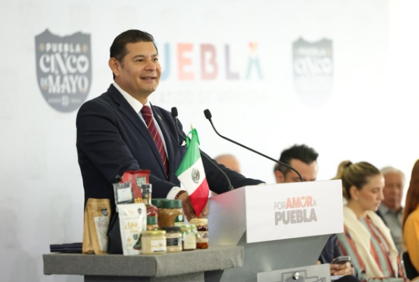 Descarta Armenta cambios en su gabinete 