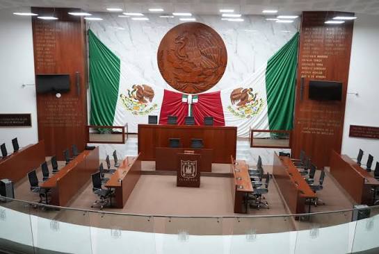 Vicente Morales Pérez durante una entrevista sobre el presupuesto del Congreso.