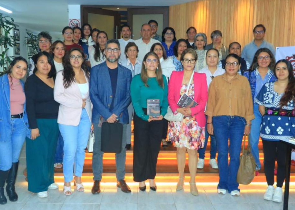 Presentación de libro sobre educación rural en la UATx