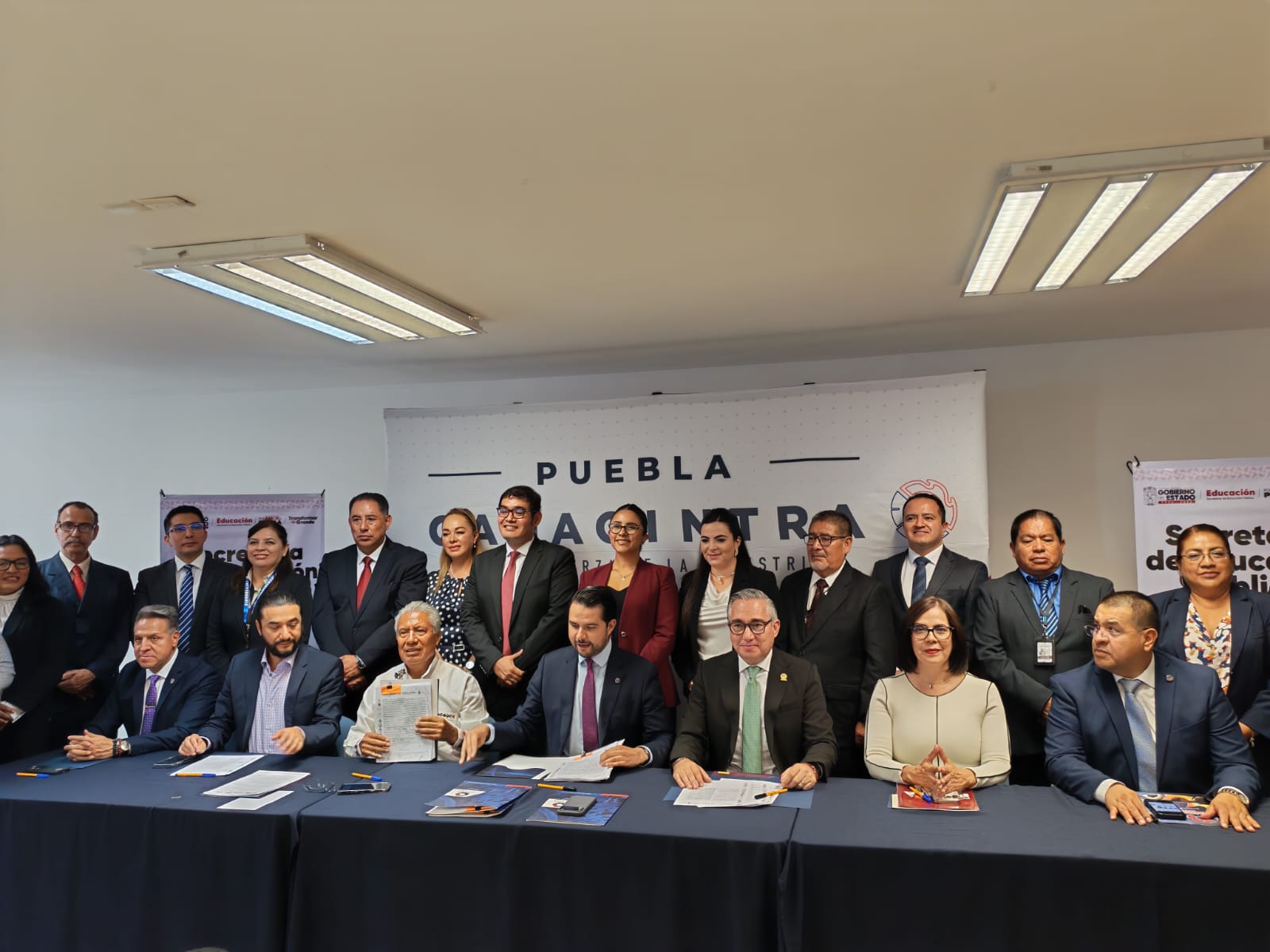 17 mil estudiantes se acercan a la industria