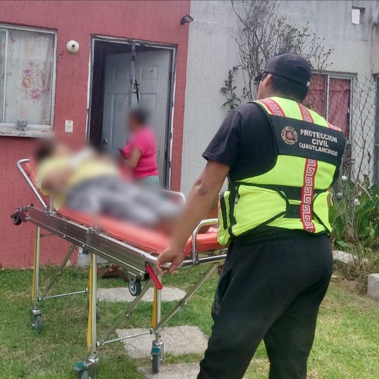 Mujer de 65 años recibe atención tras sufrir caída en Misiones de San Francisco
