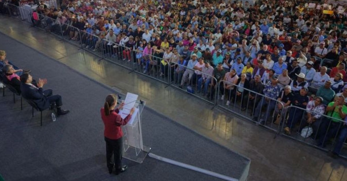 Claudia Sheinbaum durante su visita a Puebla.