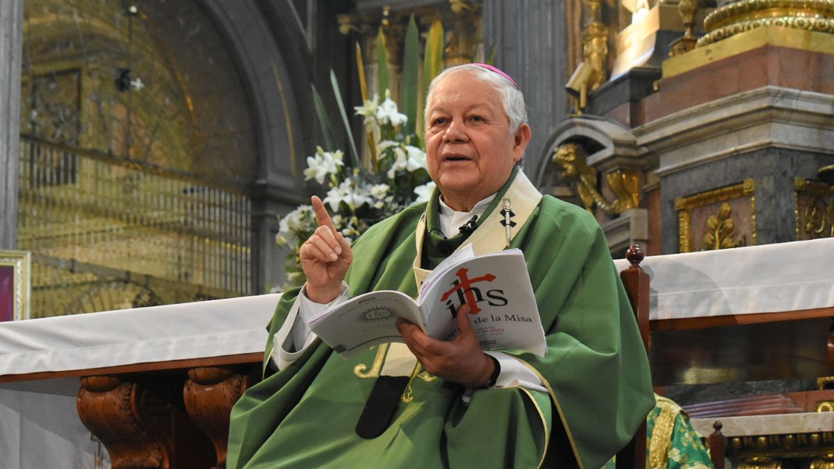 Víctor Sánchez pide por víctimas de la violencia en Puebla durante misa dominical