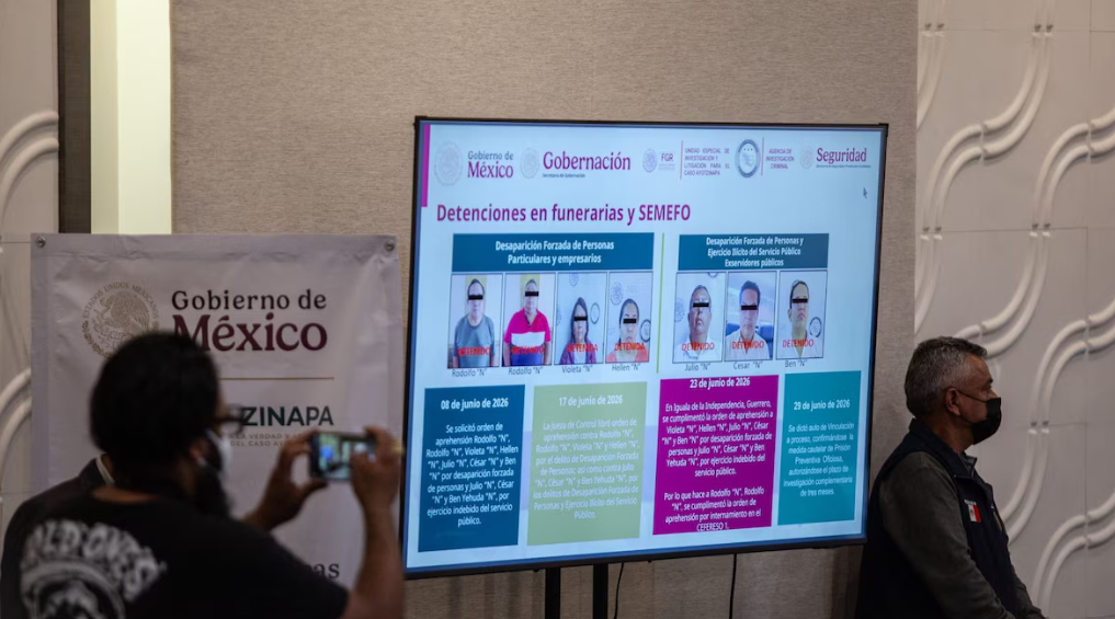 Familiares de los 43 normalistas de Ayotzinapa
