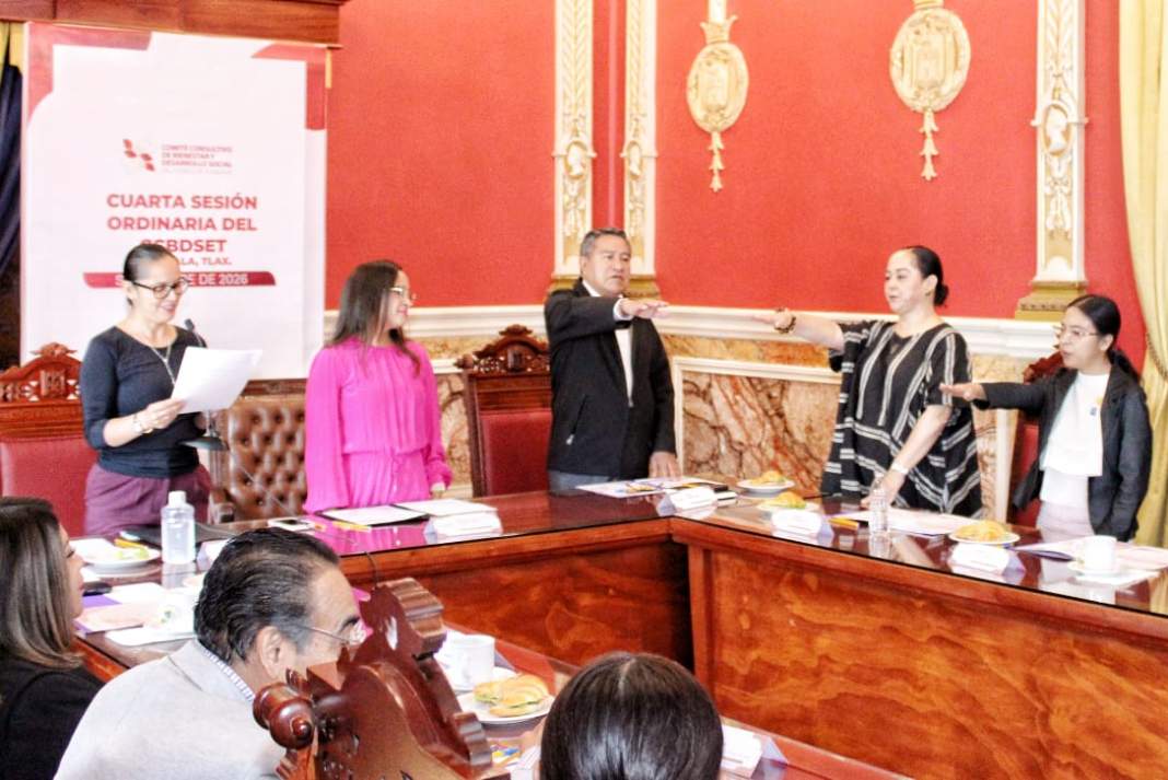 Carlos López Suárez durante sesión del Comité de Bienestar de Tlaxcala