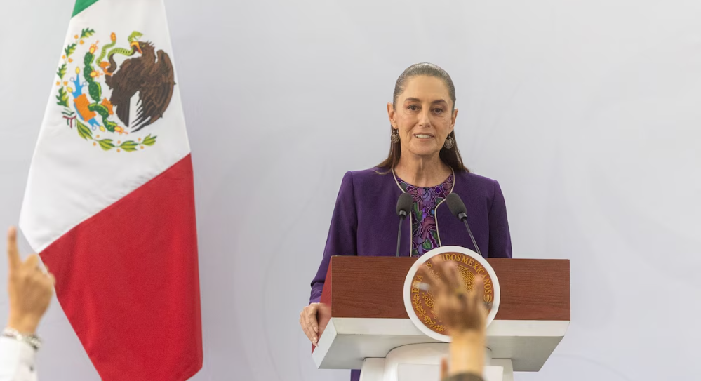 Claudia Sheinbaum durante una conferencia presidencial.