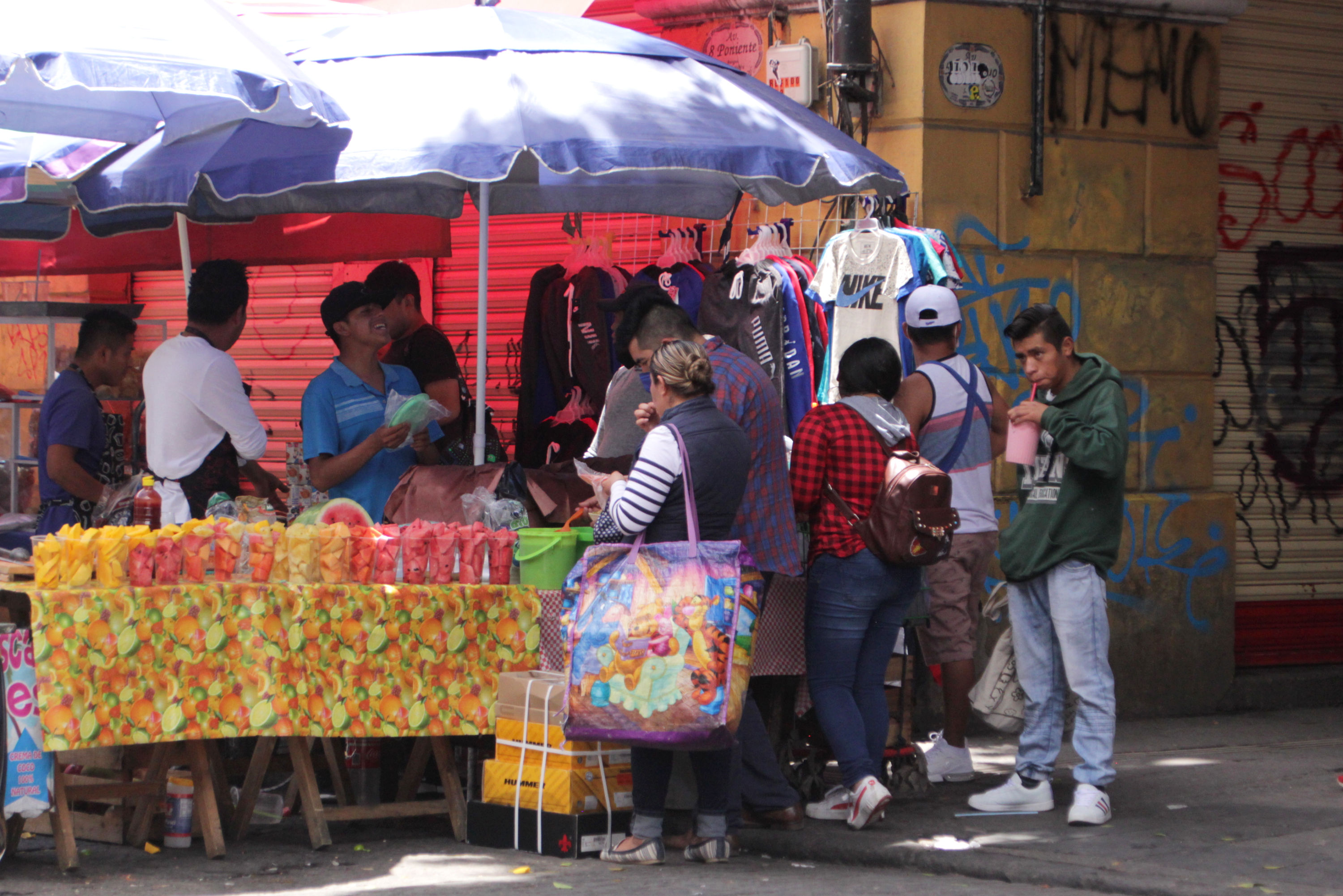 Ayuntamiento mantendrá operativos diarios contra comercio informal en Puebla: Biestro
