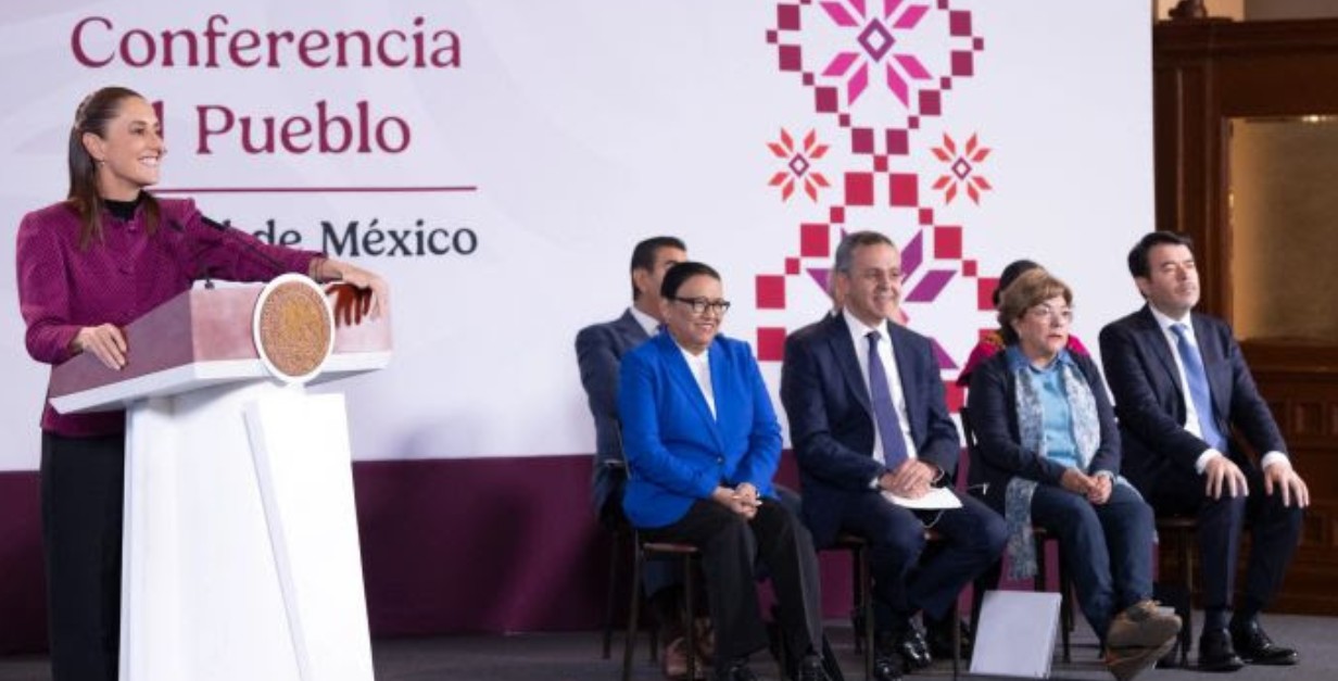 Claudia Sheinbaum y Rosa Icela Rodríguez durante informe de gobierno