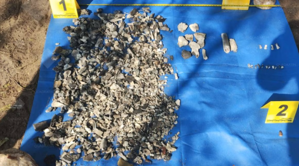 Peritos forenses realizan excavación en terreno de El Arenal, Acapulco, en búsqueda de restos humanos