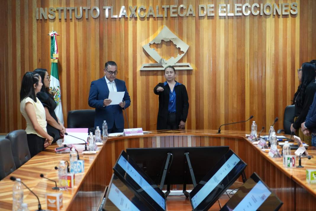 Arely Meza Granados durante su designación en el ITE Tlaxcala.