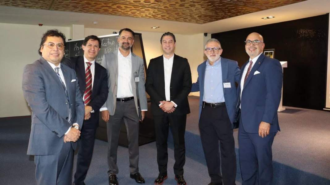 Empresarios participan en taller de capacitación organizado por Sedeco en Huamantla.