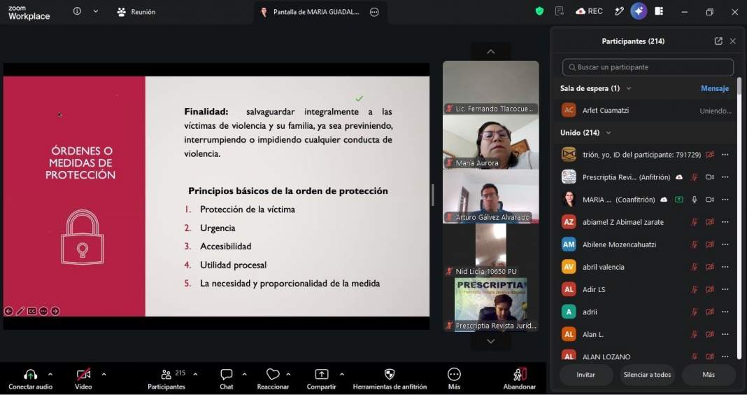 Participantes en diplomado jurídico de la UATx sobre procedimientos civiles y familiares.