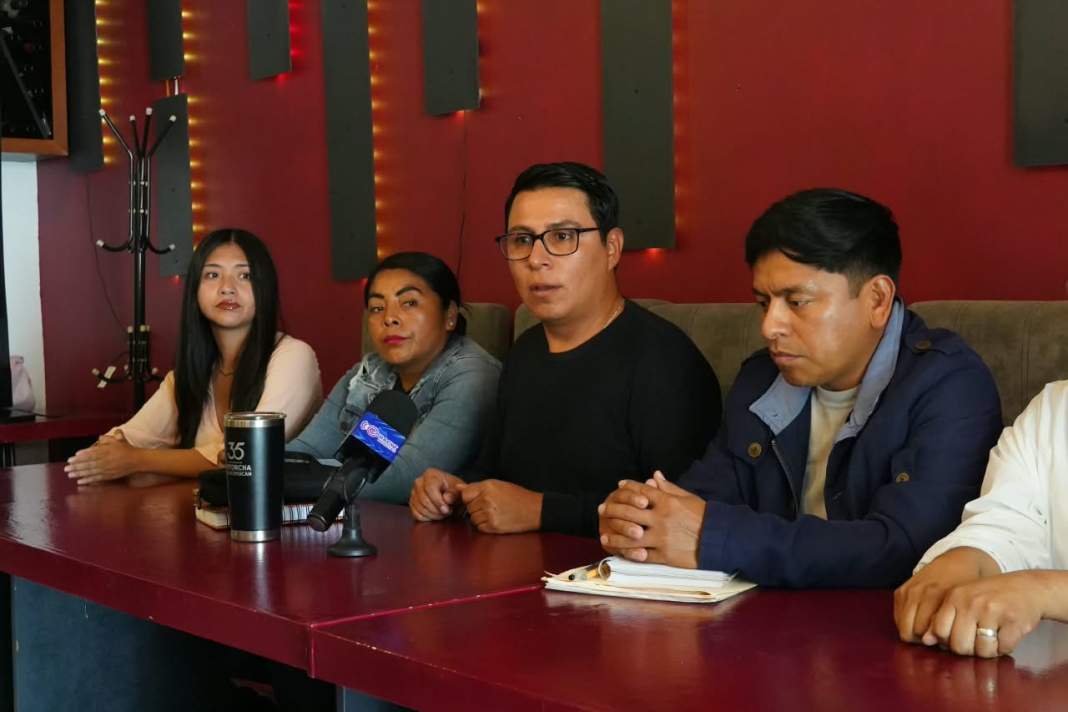 Integrantes de Antorcha Magisterial durante una movilización en Tlaxcala.