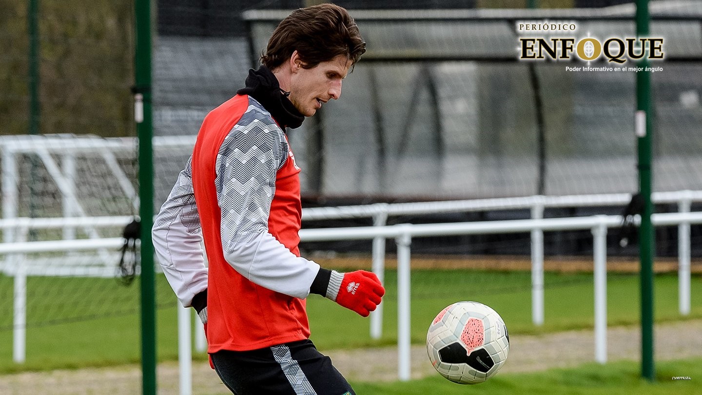 Futbolista veía página para adultos y se  balconea en instagram