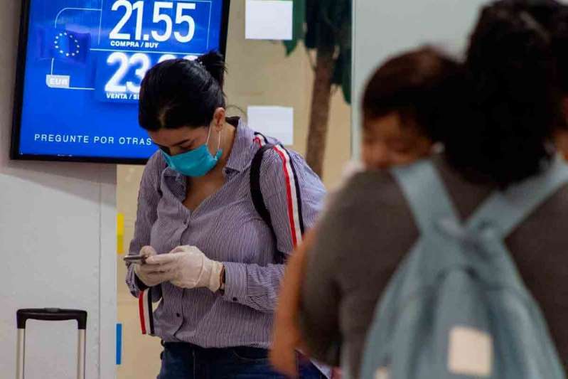 IMSS pide a personas provenientes del extranjero a quedarse en casa